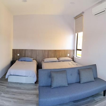 Mersingfirstfloor丰盛港二楼民宿 Buitenkant foto