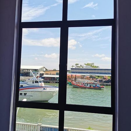 Mersingfirstfloor丰盛港二楼民宿 Buitenkant foto