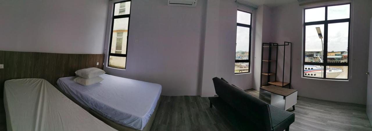 Mersingfirstfloor丰盛港二楼民宿 Buitenkant foto