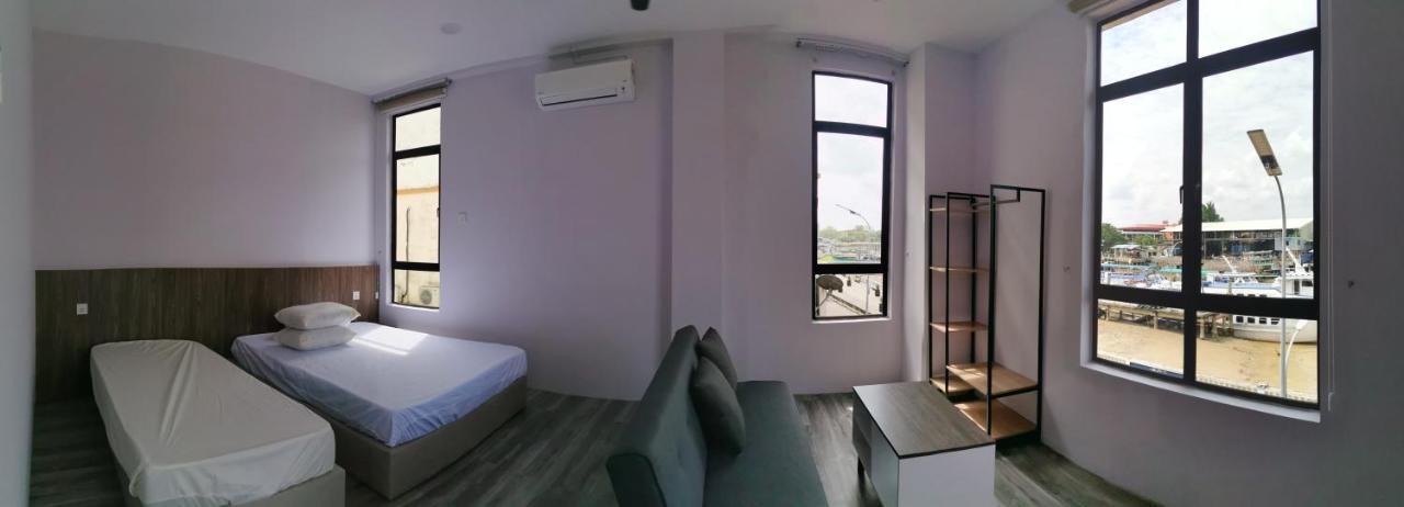Mersingfirstfloor丰盛港二楼民宿 Buitenkant foto