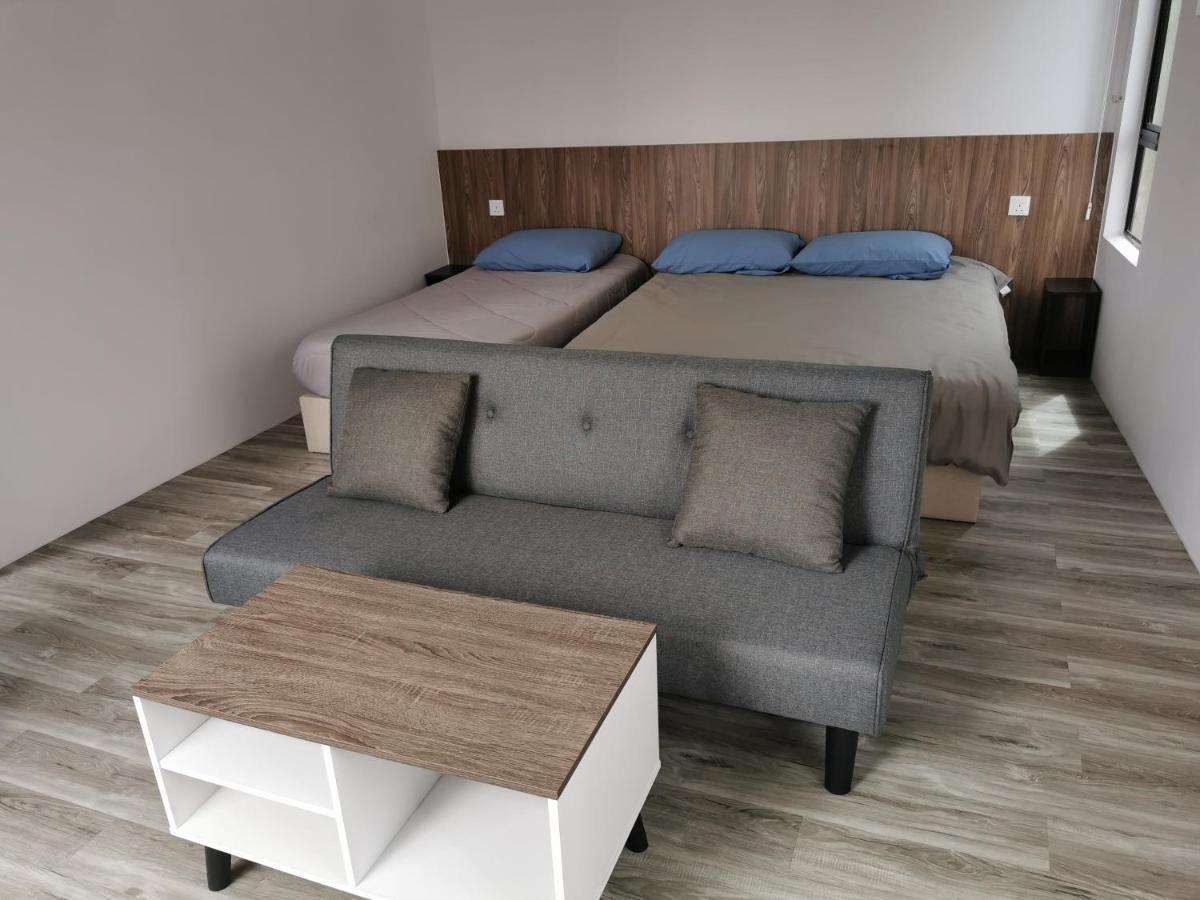 Mersingfirstfloor丰盛港二楼民宿 Buitenkant foto