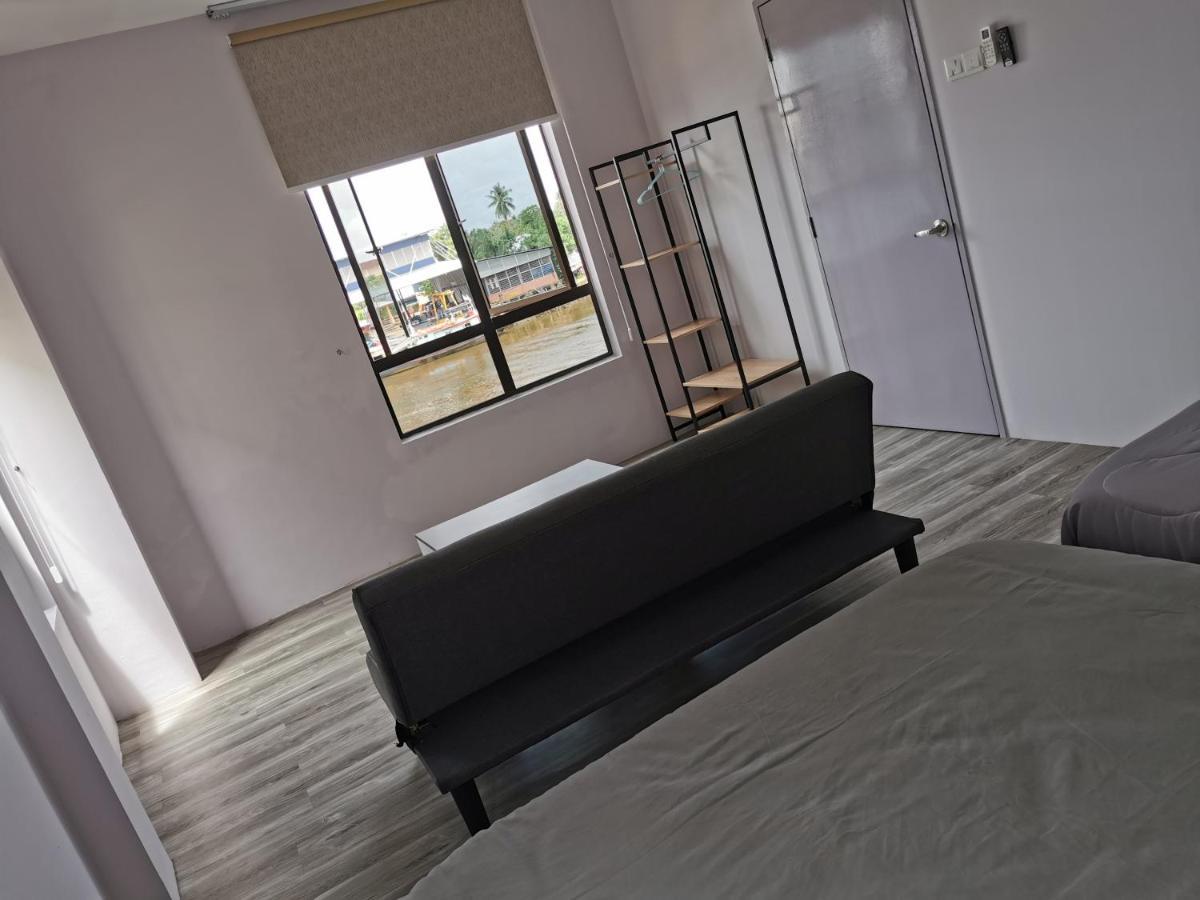 Mersingfirstfloor丰盛港二楼民宿 Buitenkant foto