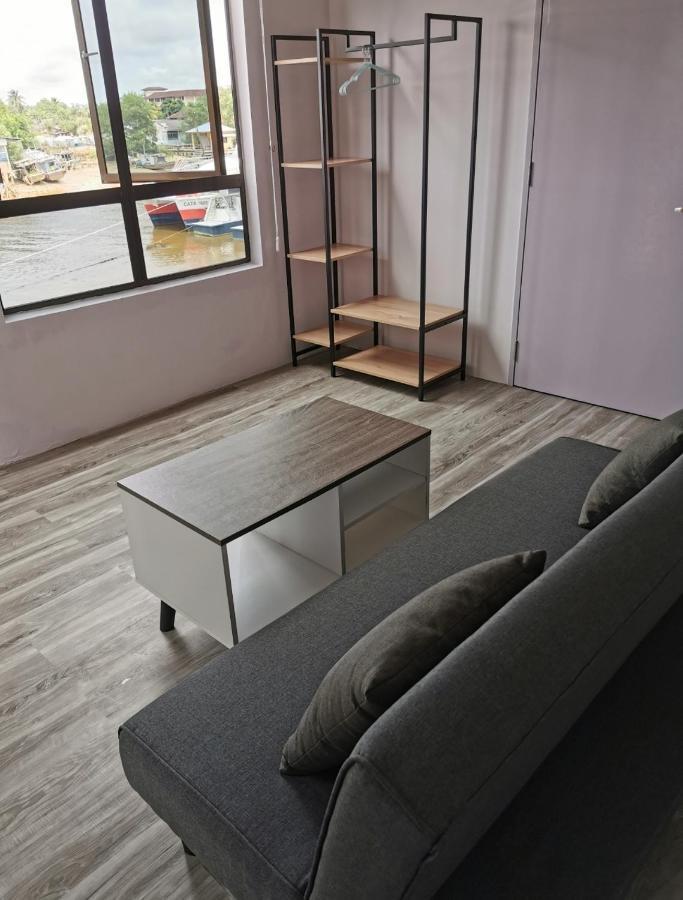 Mersingfirstfloor丰盛港二楼民宿 Buitenkant foto