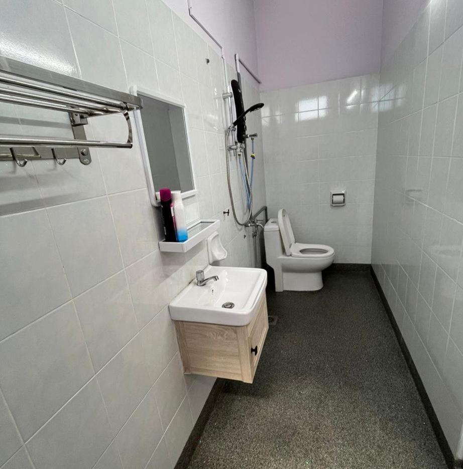 Mersingfirstfloor丰盛港二楼民宿 Buitenkant foto